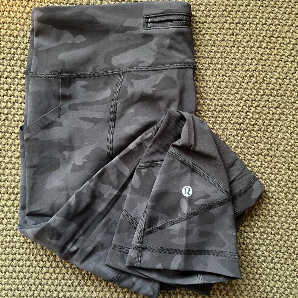Lululemon Pace Rival Gray/Black Camo Leggings size 8
